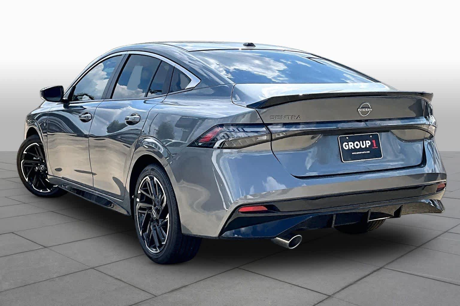 New 2027 Nissan Sentra SR w/ Floor Mat Package FWD image 7
