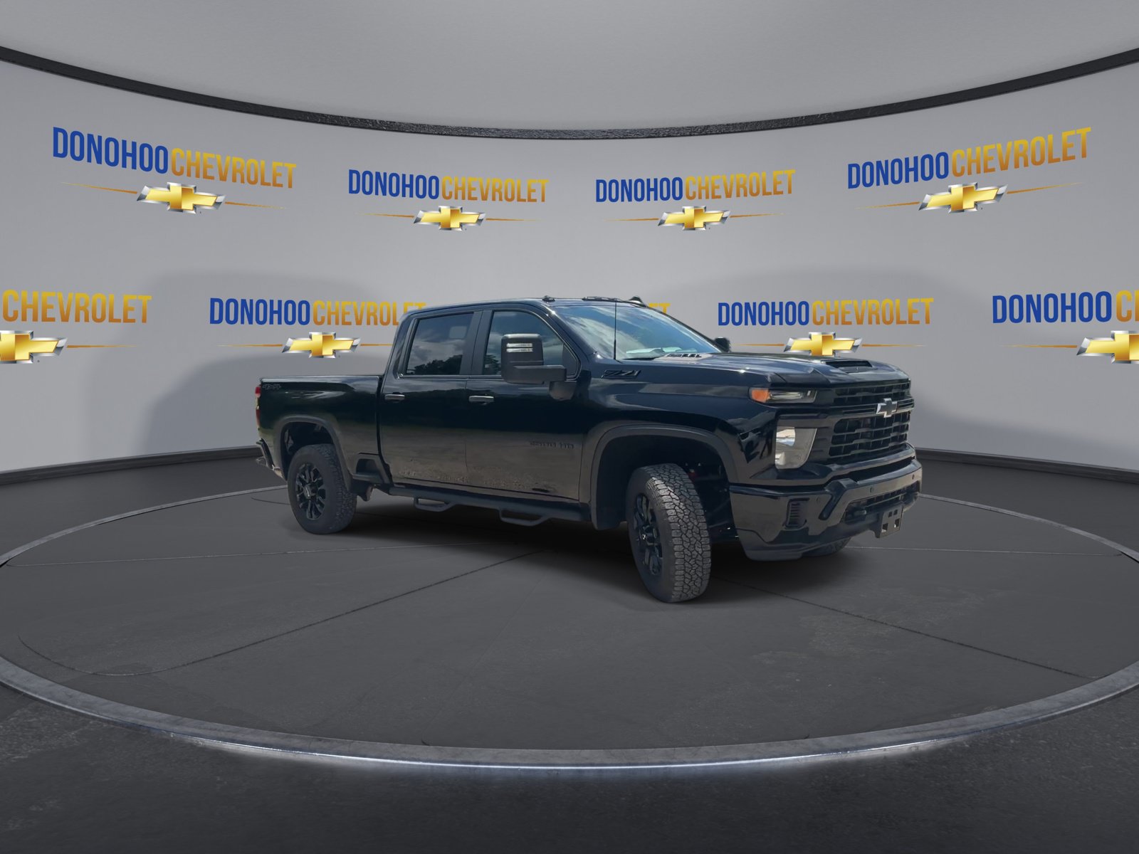Used 2025 Chevrolet Silverado 2500 Custom w/ Custom Value Package AWD/4WD image 5