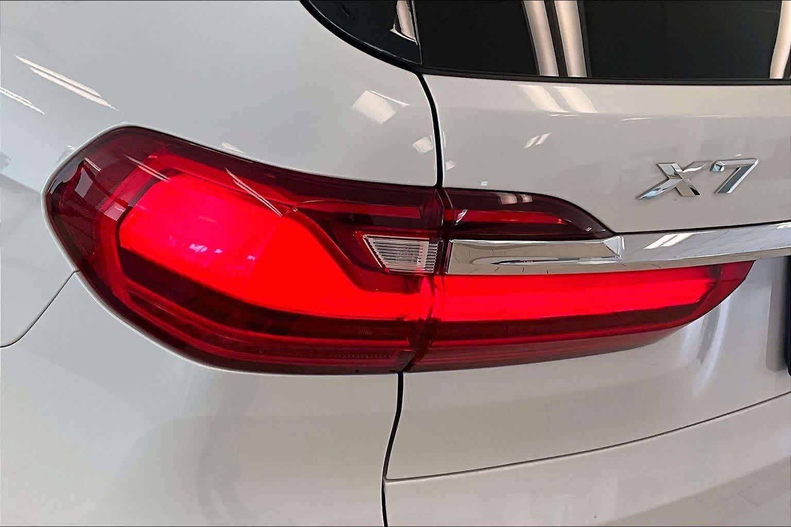 Used 2021 BMW X7 xDrive40i w/ M Sport Package AWD/4WD image 27