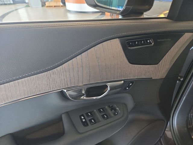 Used 2023 Volvo XC90 B6 Ultimate w/ Protection Package Premier image 13