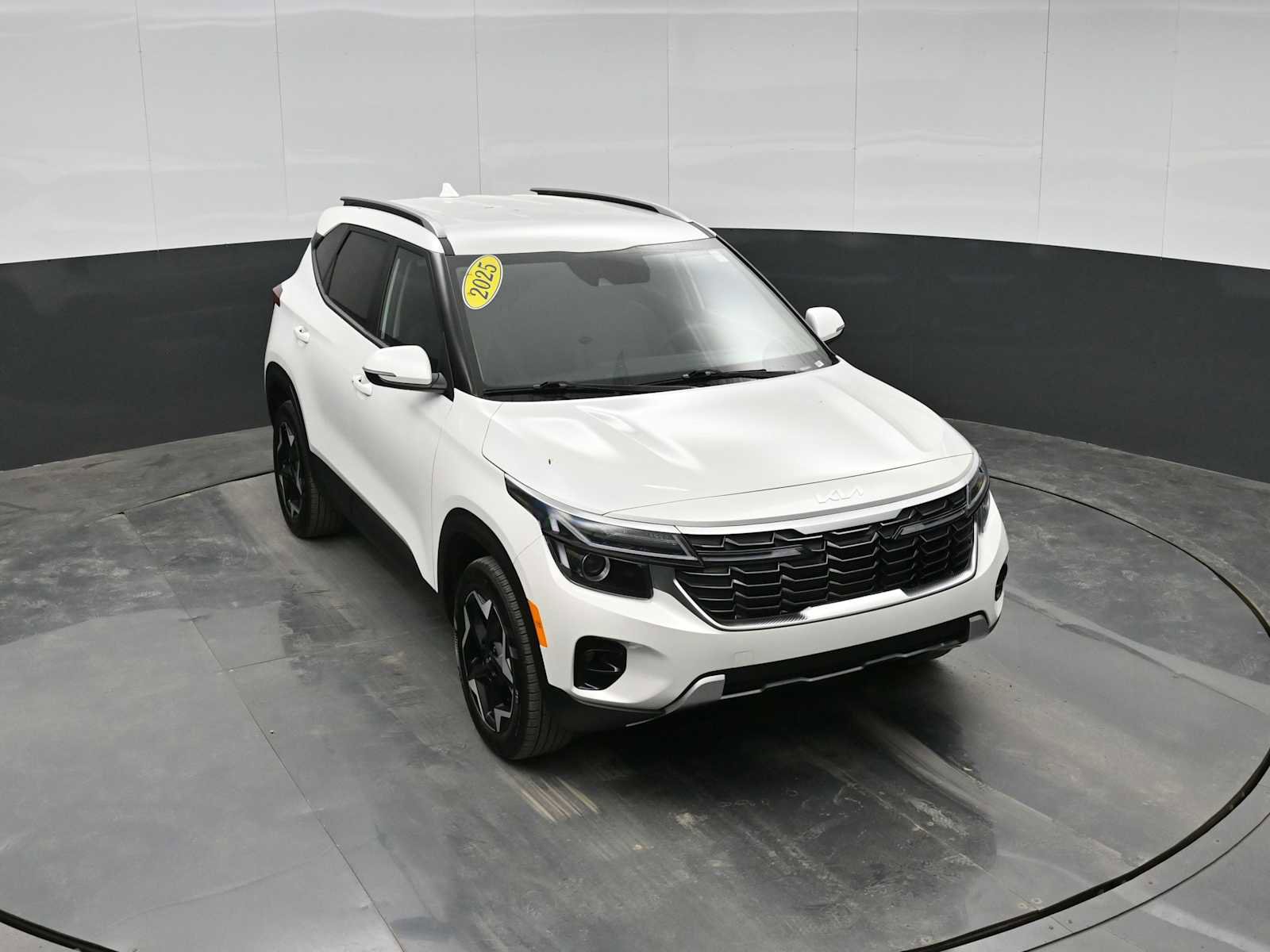 Used 2025 Kia Seltos S image 22