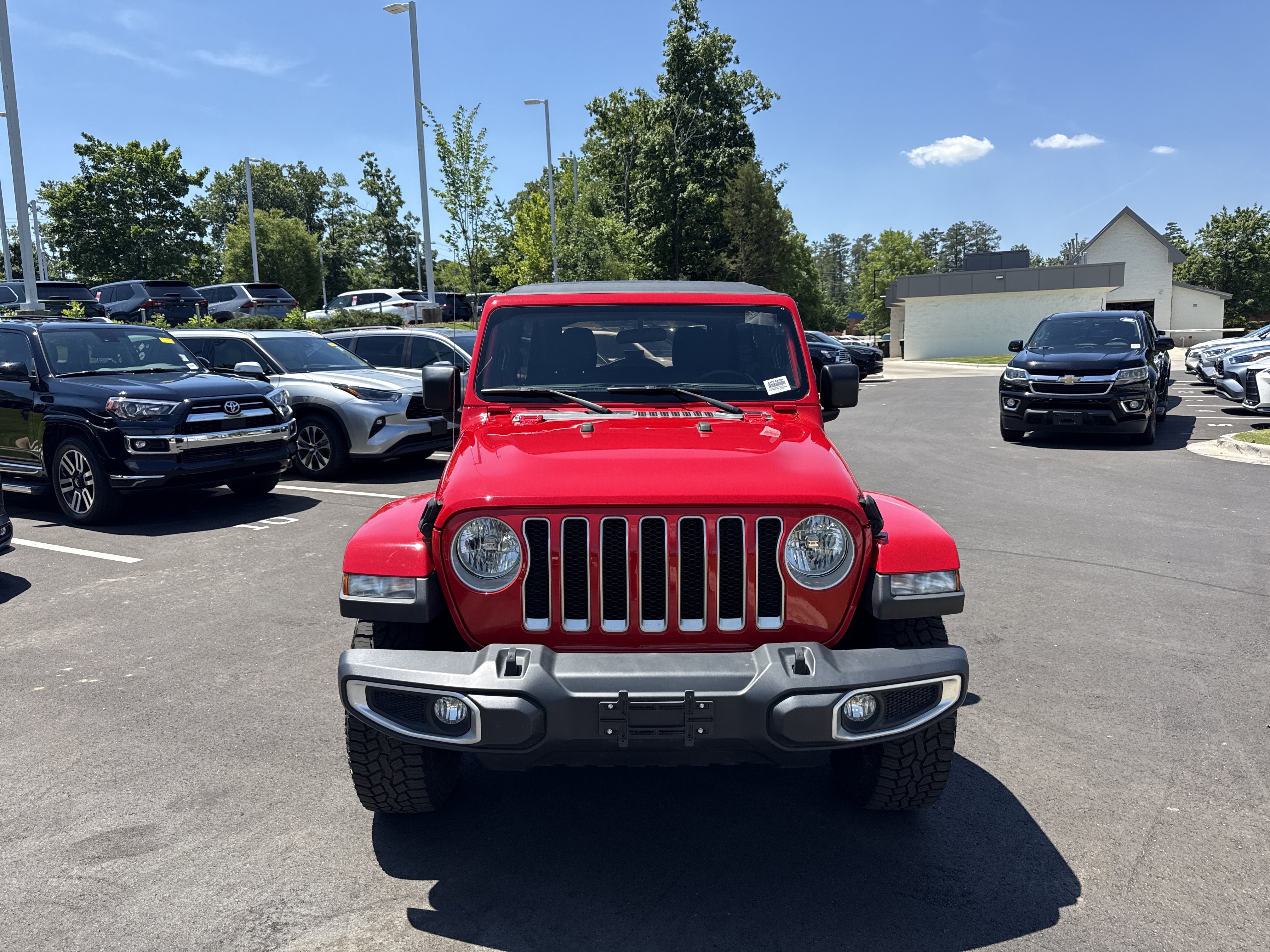 Used 2020 Jeep Wrangler Unlimited Sahara AWD/4WD image 3