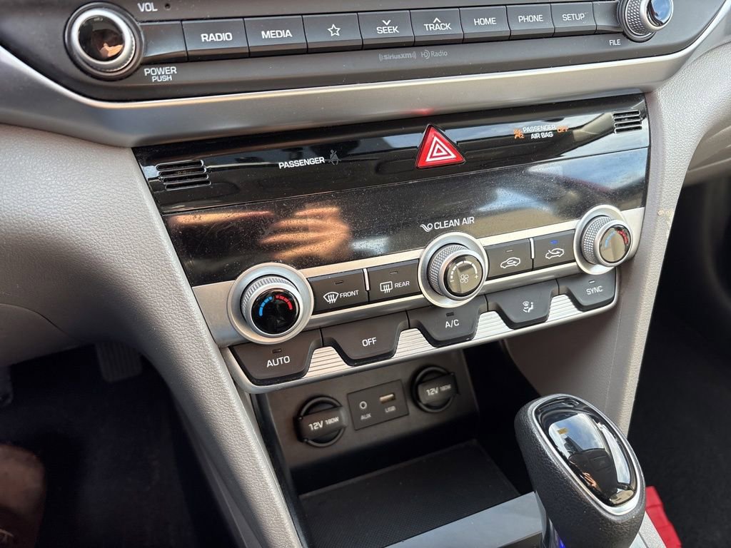 Used 2020 Hyundai Elantra SEL image 22