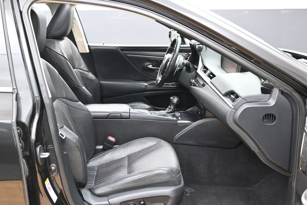 Used 2019 Lexus ES 350 Ultra Luxury w/ Accessory Package 2 FWD image 39