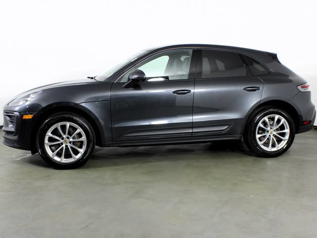 Certified 2023 Porsche Macan AWD/4WD image 2