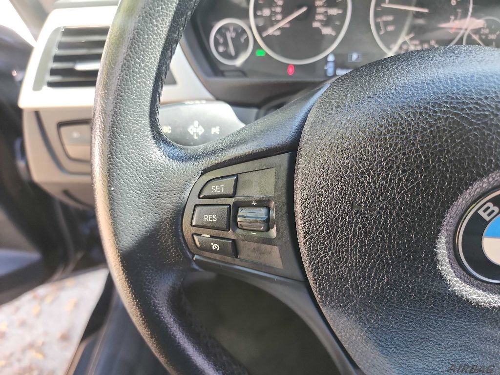 Used 2015 BMW 320i xDrive Sedan image 17