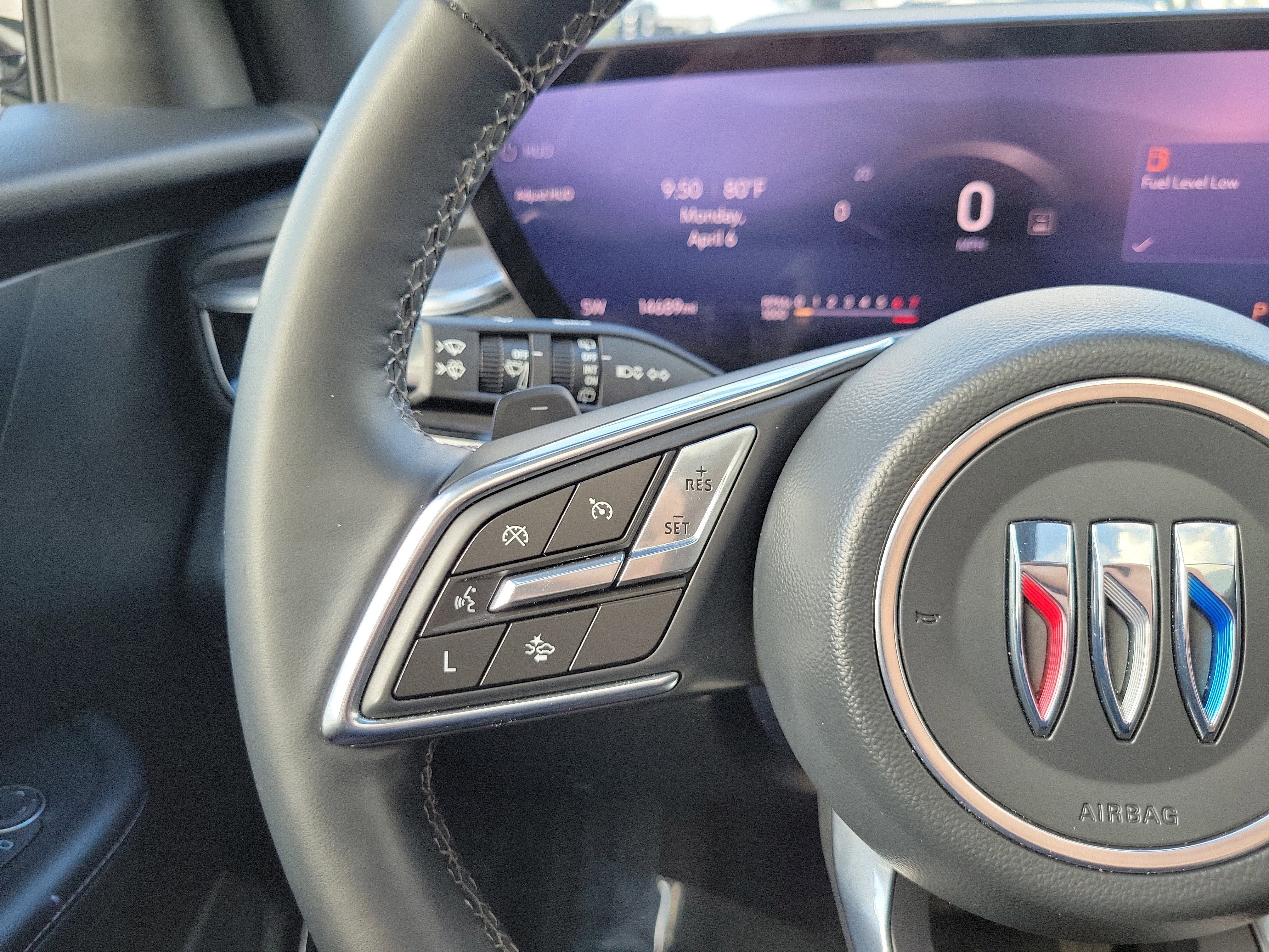 Used 2025 Buick Enclave Sport Touring w/ Power Package image 21