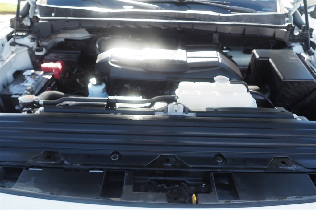 Used 2023 Nissan Titan SV w/ SV Convenience Package image 25