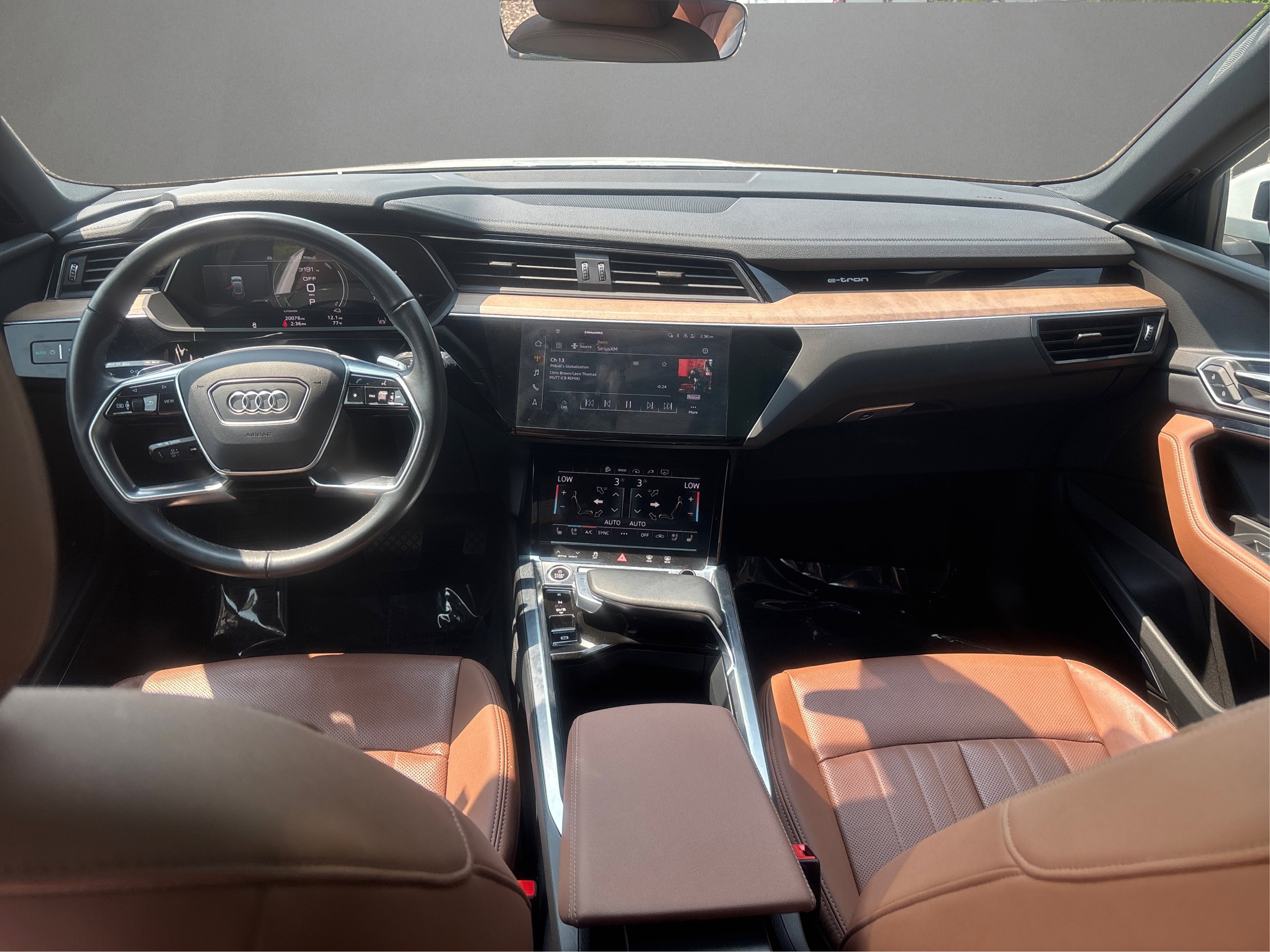 Used 2024 Audi Q8 e-tron Premium Plus w/ Premium Plus Package image 43