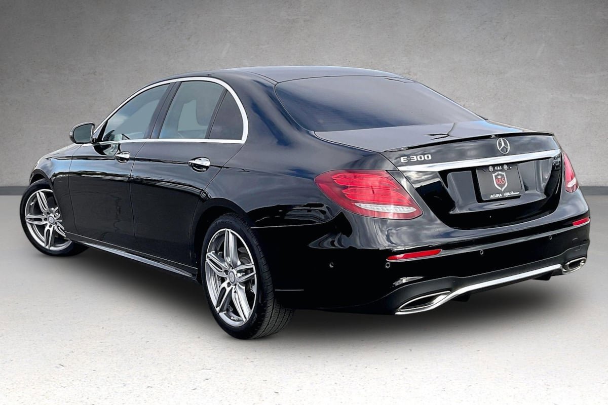 Used 2017 Mercedes-Benz E 300 image 21