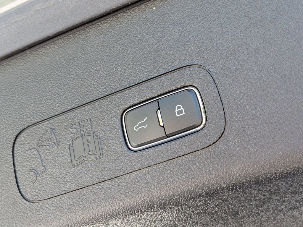 Used 2025 Lincoln Aviator Reserve w/ Illumination Package AWD/4WD image 9
