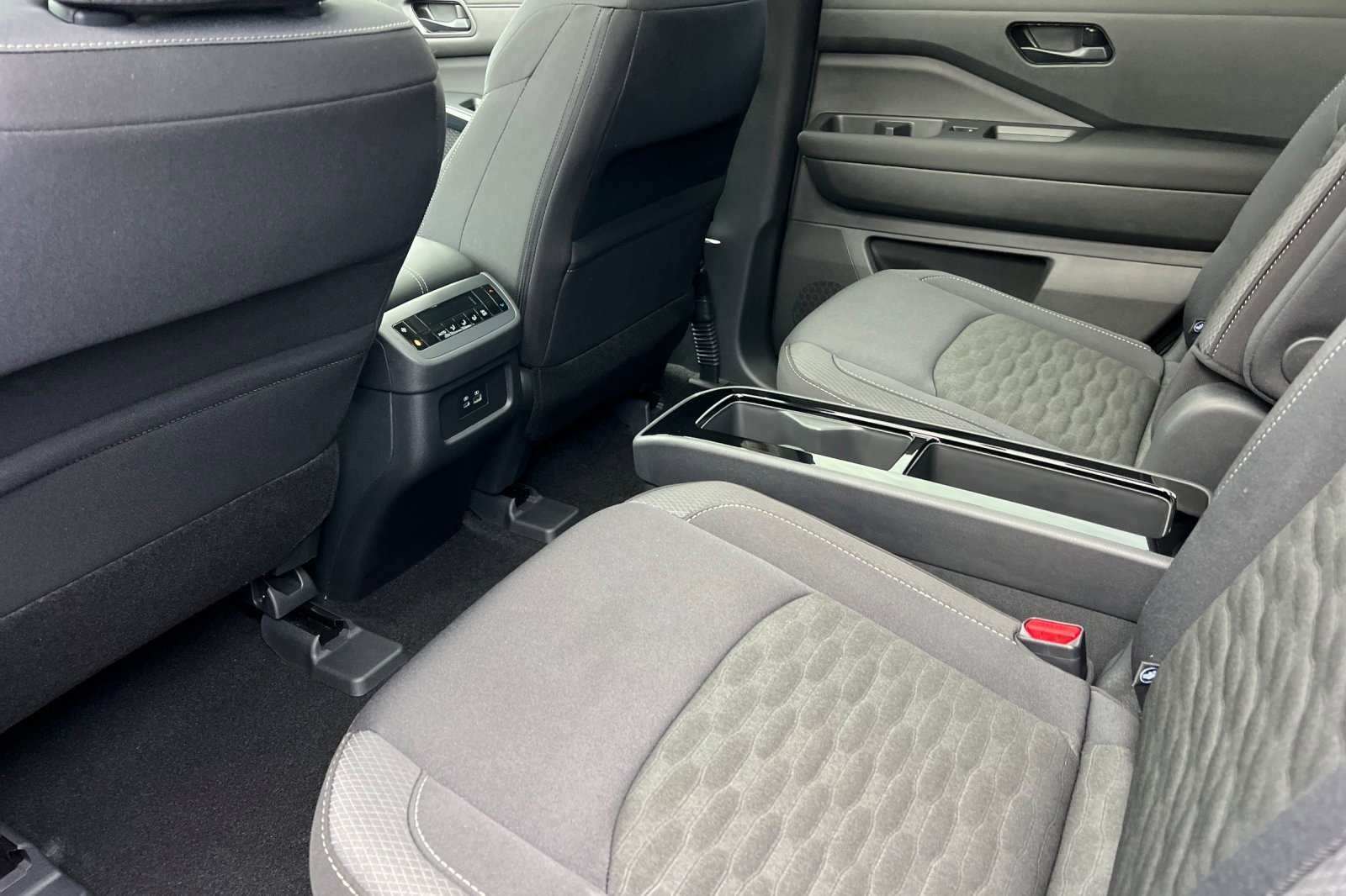 New 2025 Nissan Pathfinder SV w/ SV Premium Package image 14