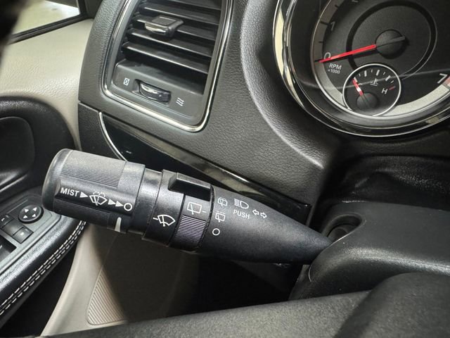 Used 2019 Dodge Grand Caravan SXT w/ Rear Park Assist Package FWD image 20