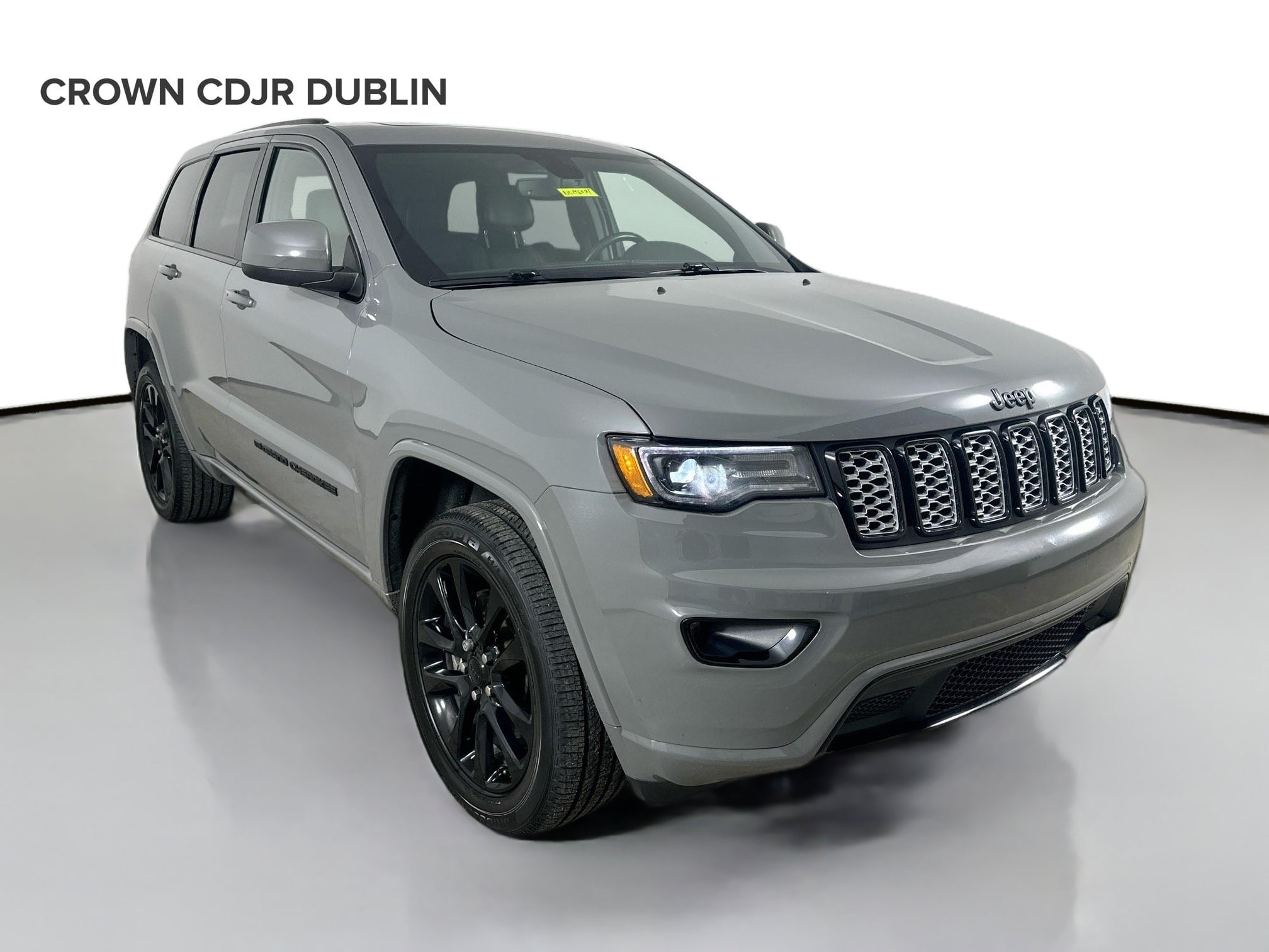 Used 2022 Jeep Grand Cherokee Laredo X AWD/4WD image 3