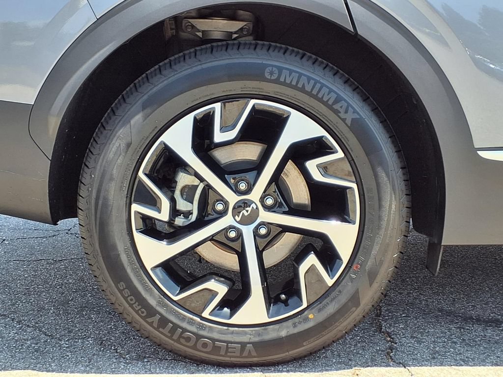 Certified 2024 Kia Sportage EX FWD image 8