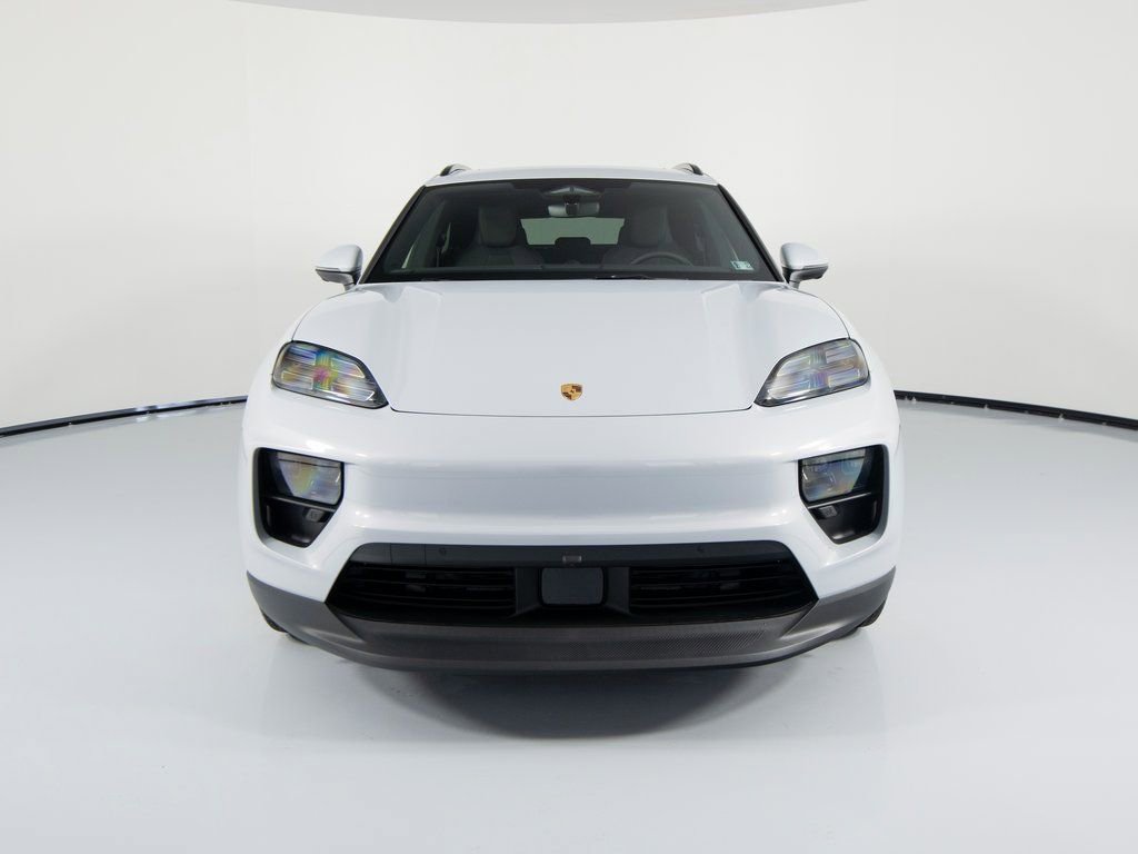 New 2026 Porsche Macan 4 Electric image 13