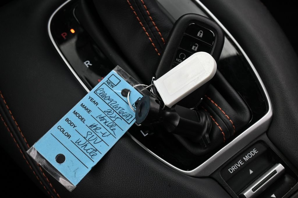 Used 2025 Honda HR-V Sport image 30