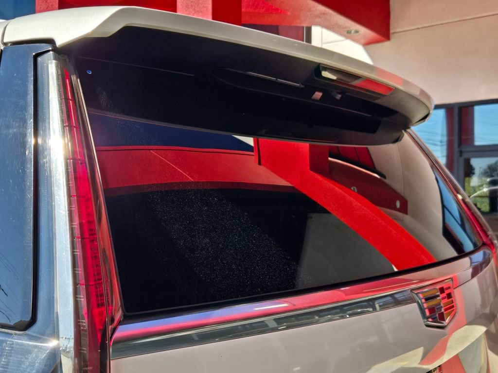 Used 2021 Cadillac Escalade Premium Luxury w/ Performance Package image 10