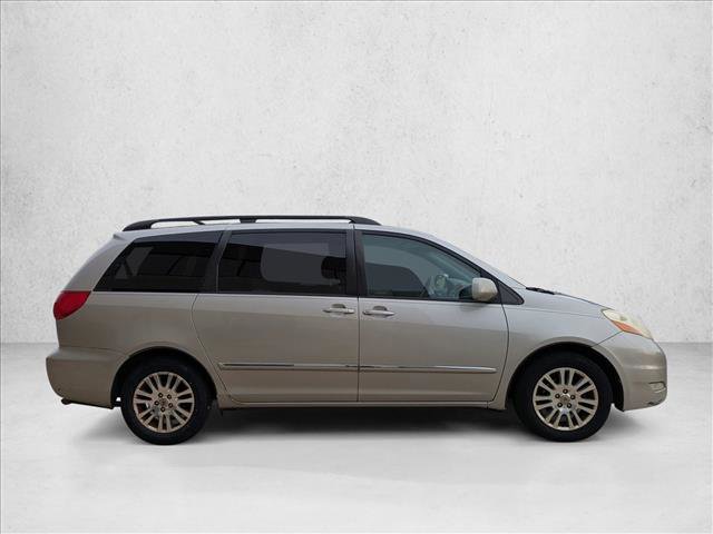 Used 2008 Toyota Sienna XLE Limited image 4