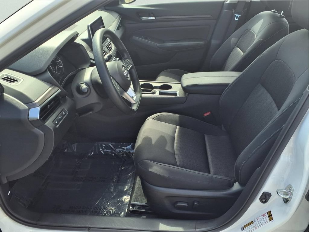 Used 2025 Nissan Altima 2.5 SV FWD image 20