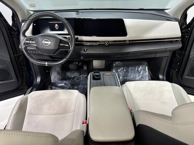 Used 2024 Nissan Ariya AWD image 2