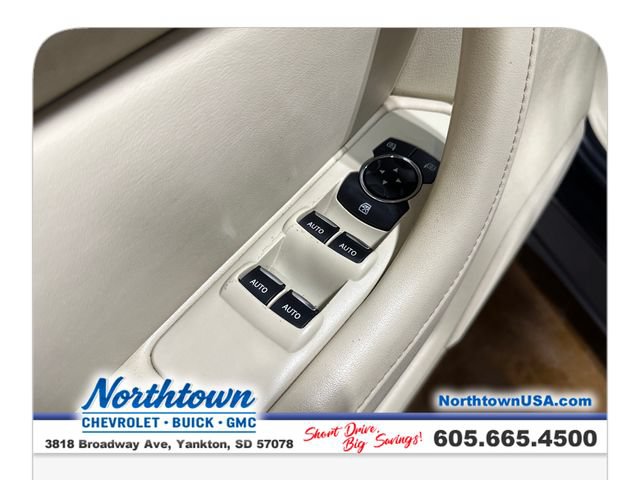Used 2013 Lincoln MKS AWD image 11