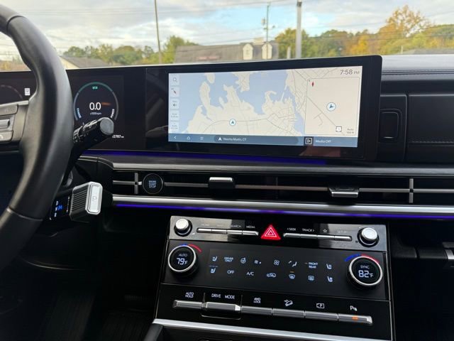 Used 2024 Hyundai Santa Fe Limited image 29