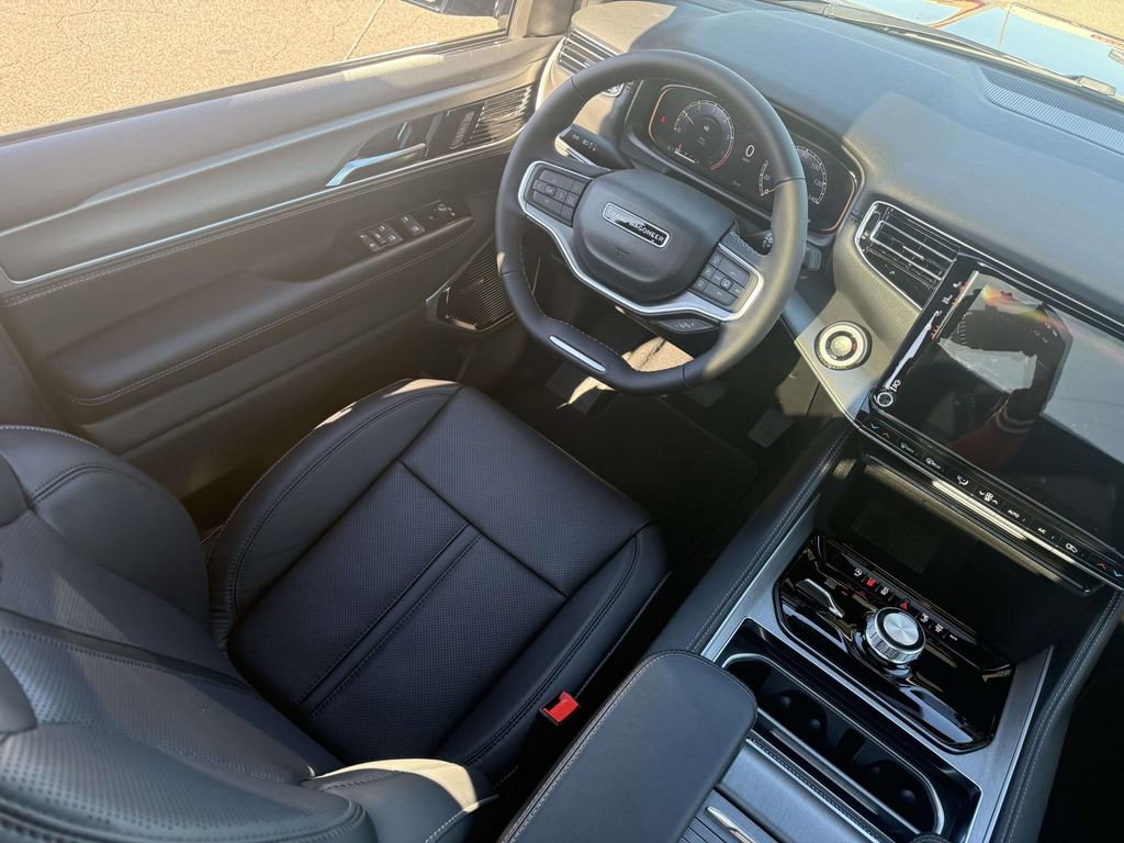 New 2026 Jeep Grand Wagoneer 4WD image 29