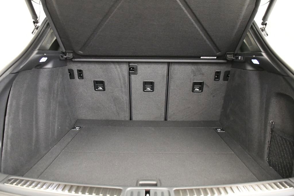 Used 2025 Porsche Macan image 57