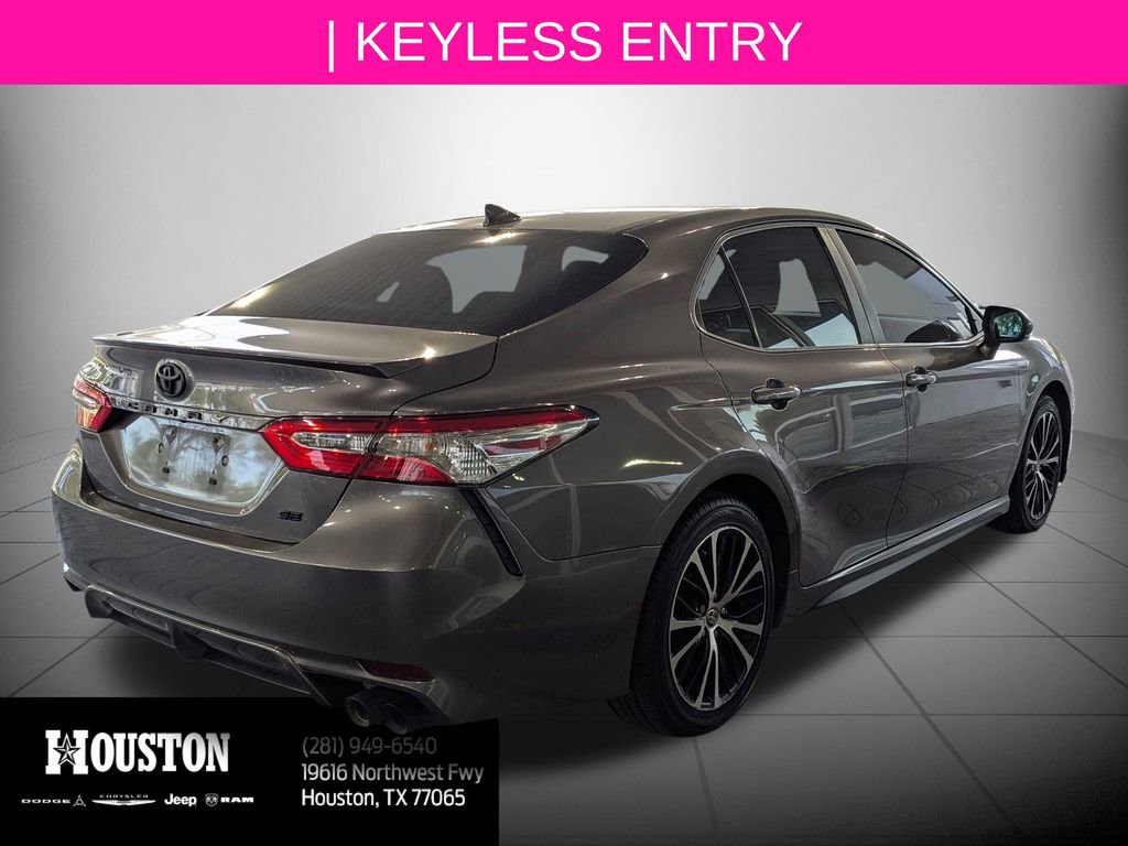 Used 2020 Toyota Camry SE image 4