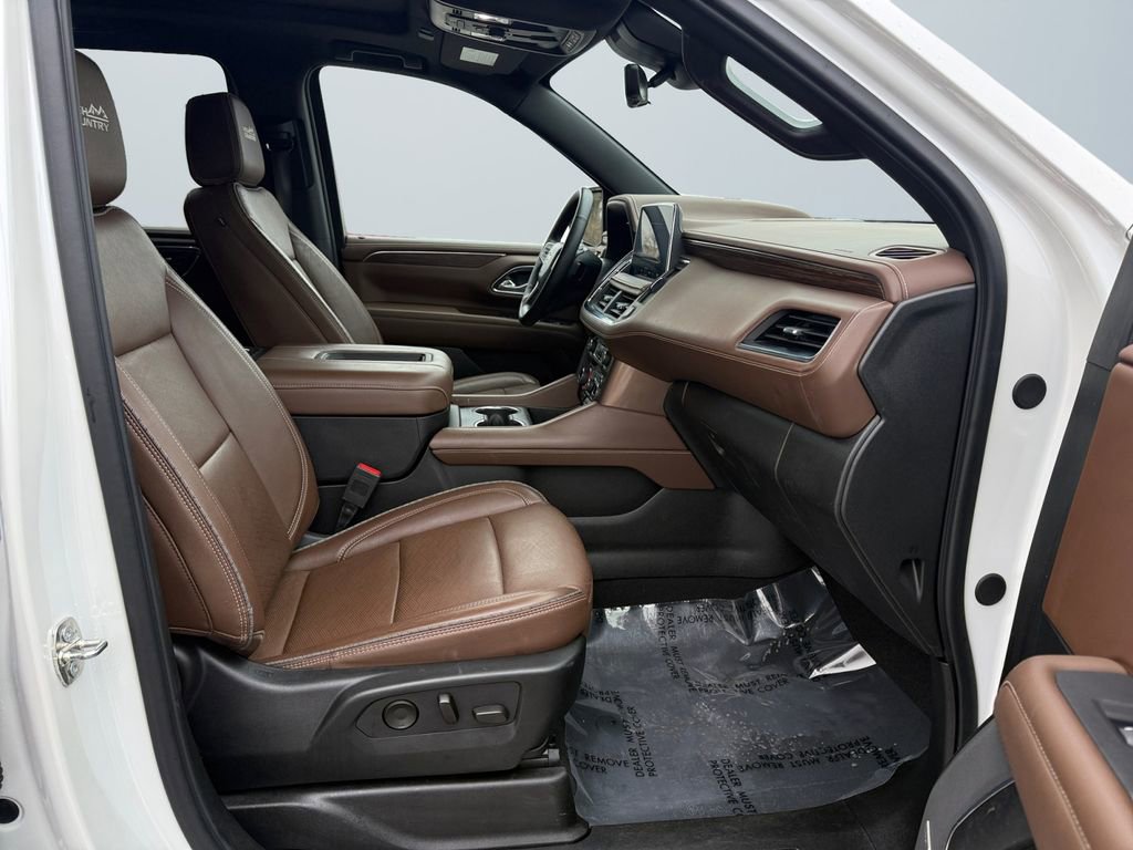 Used 2023 Chevrolet Suburban High Country image 15