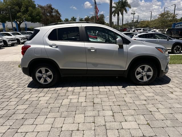 Used 2022 Chevrolet Trax LT w/ LT Convenience Package FWD image 14