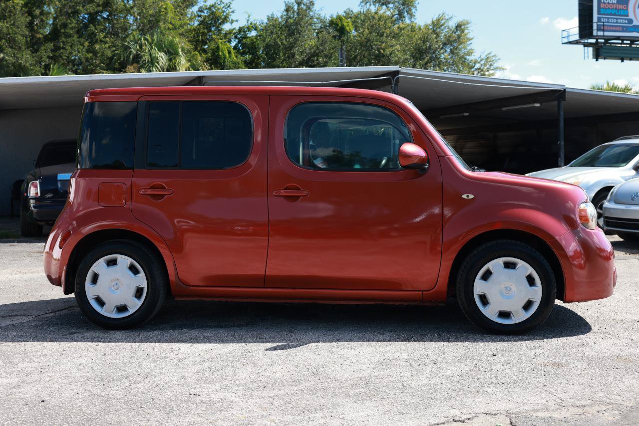 Used 2011 Nissan Cube 1.8 S w/ Interior Designer Pkg FWD image 13