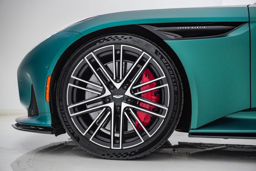 Used 2025 Aston Martin DB12 Coupe RWD image 15