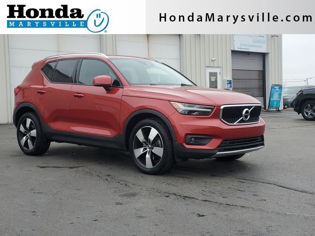 Used 2021 Volvo XC40 T5 Momentum w/ Climate Package