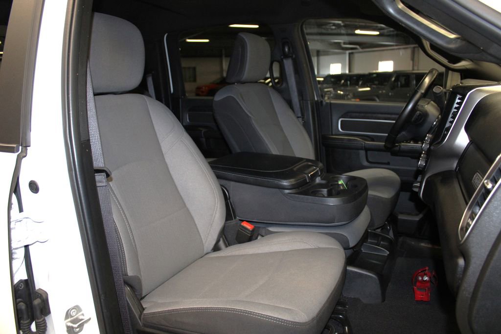 Used 2024 RAM 3500 Big Horn AWD/4WD image 25