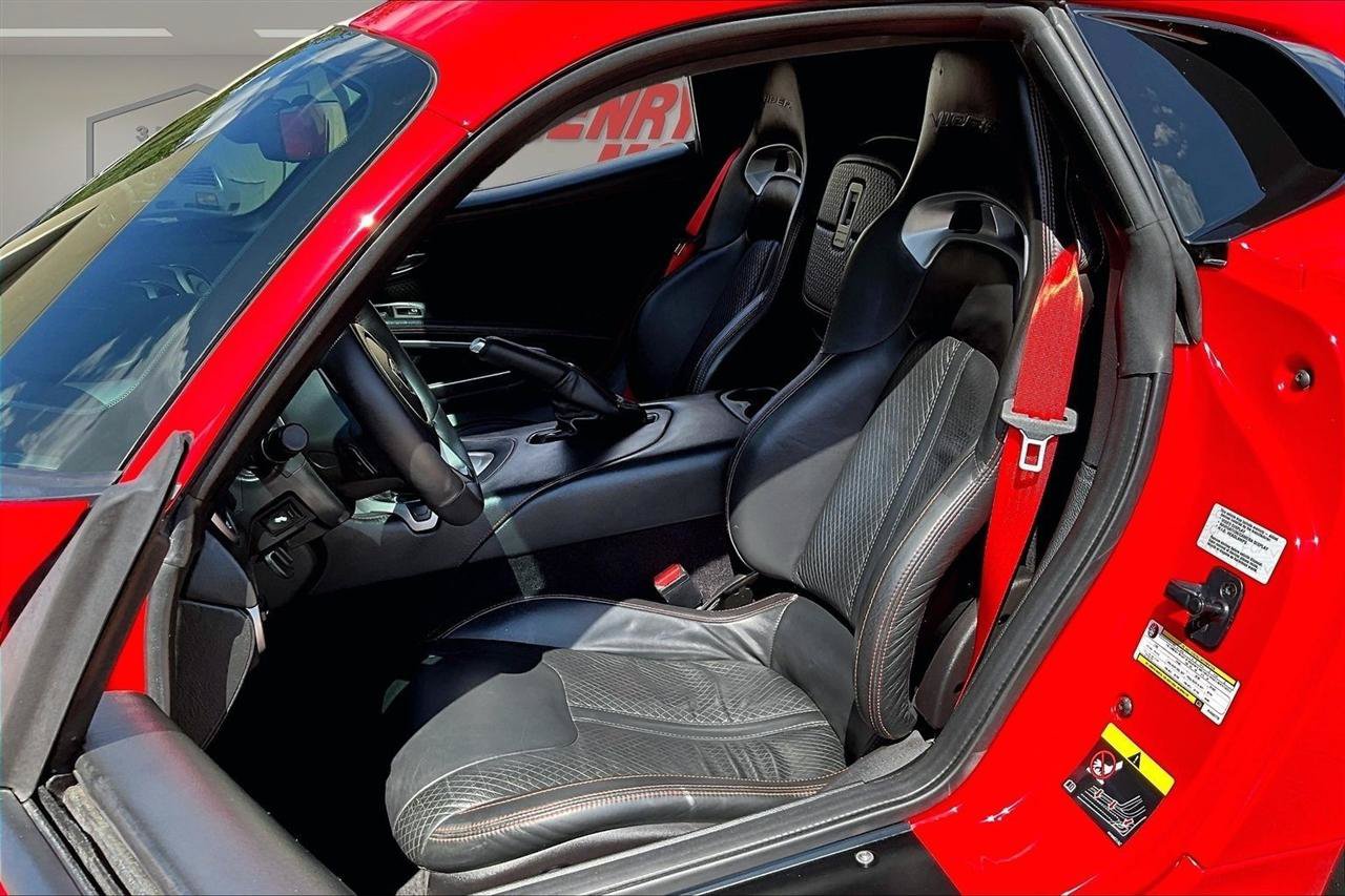 Used 2017 Dodge Viper GTC w/ GTS Interior Package RWD image 21