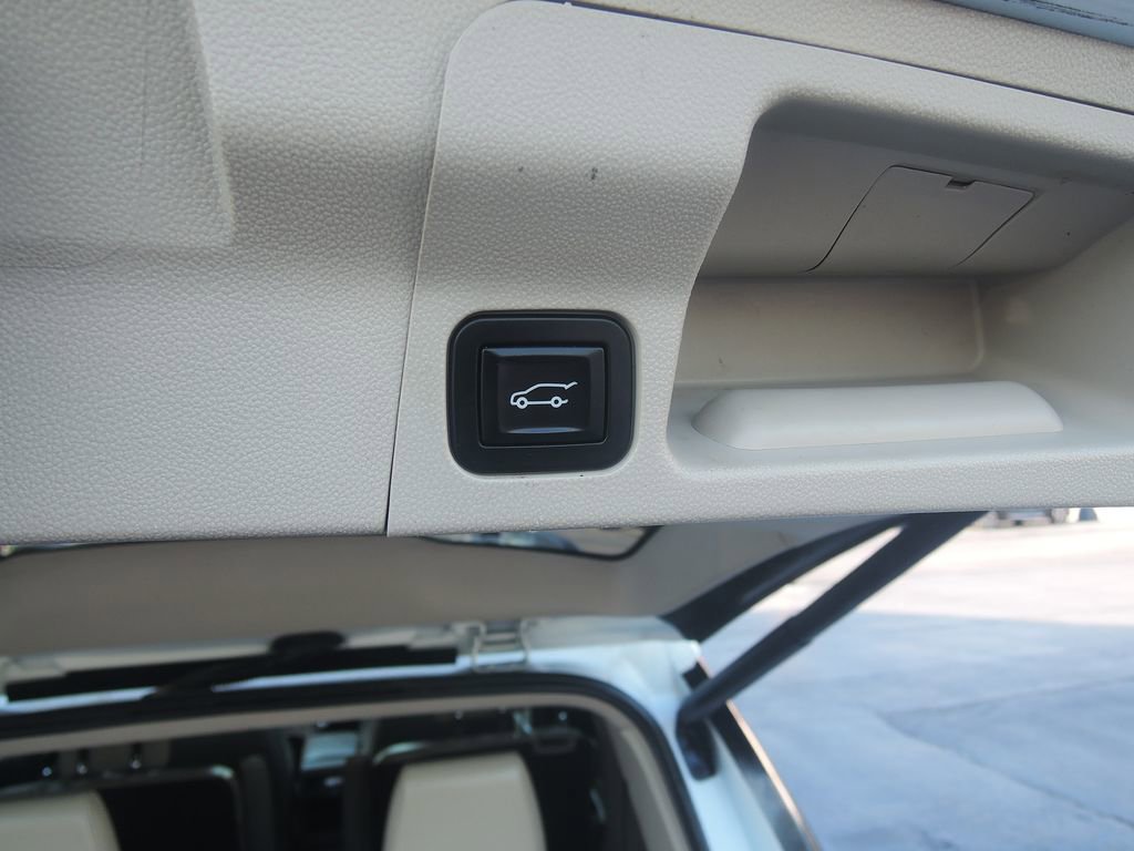 Used 2017 GMC Acadia Denali w/ Technology Package AWD/4WD image 31