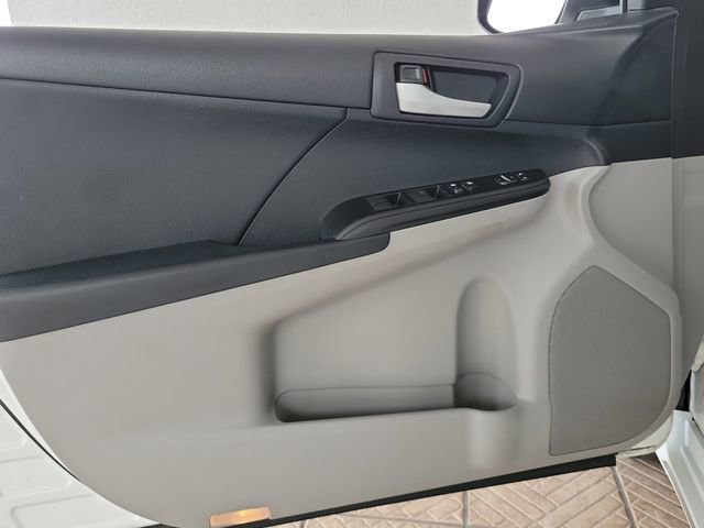 Used 2012 Toyota Camry LE image 12