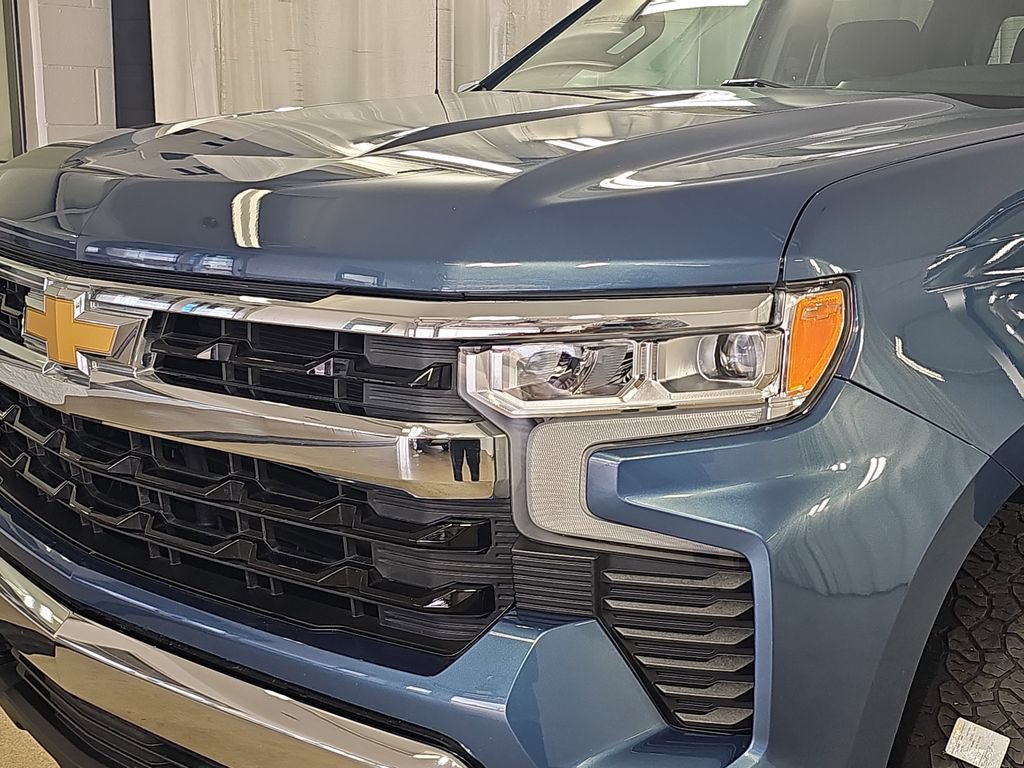 Certified 2024 Chevrolet Silverado 1500 LT AWD/4WD image 36