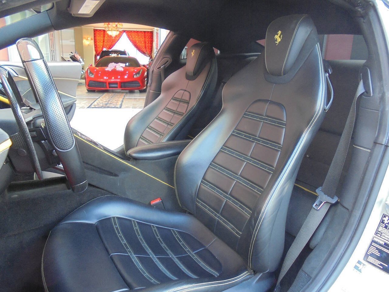 Used 2021 Ferrari Roma RWD image 11