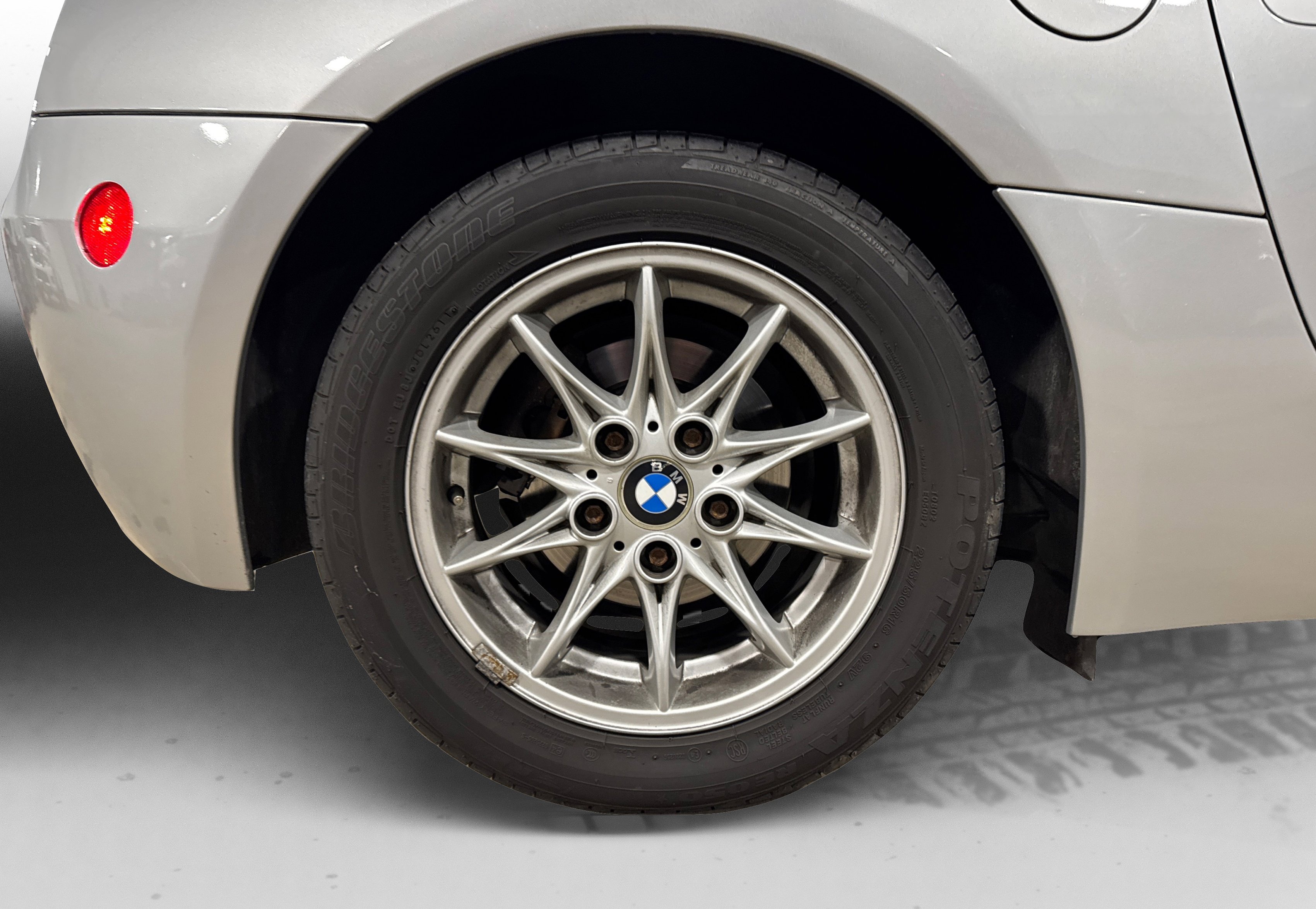 Used 2003 BMW Z4 2.5i image 39