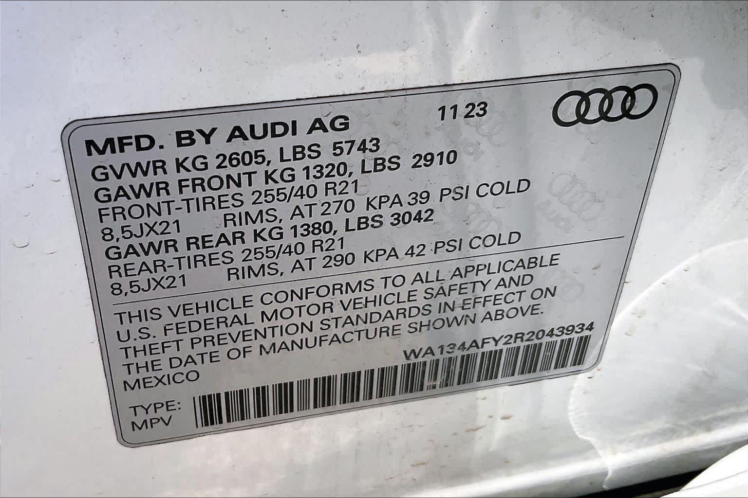 Used 2024 Audi SQ5 Prestige w/ Prestige Package AWD/4WD image 34