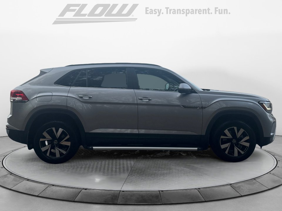 Used 2021 Volkswagen Atlas Cross Sport SE image 9