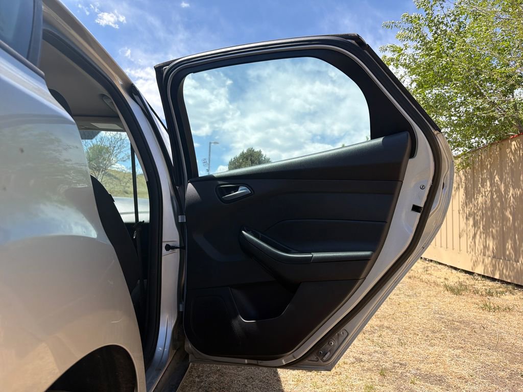 Used 2018 Ford Focus SE FWD image 23
