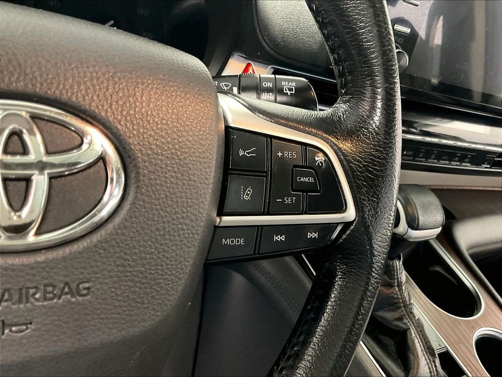 Used 2021 Toyota Sienna XLE w/ XLE Plus Package AWD/4WD image 25