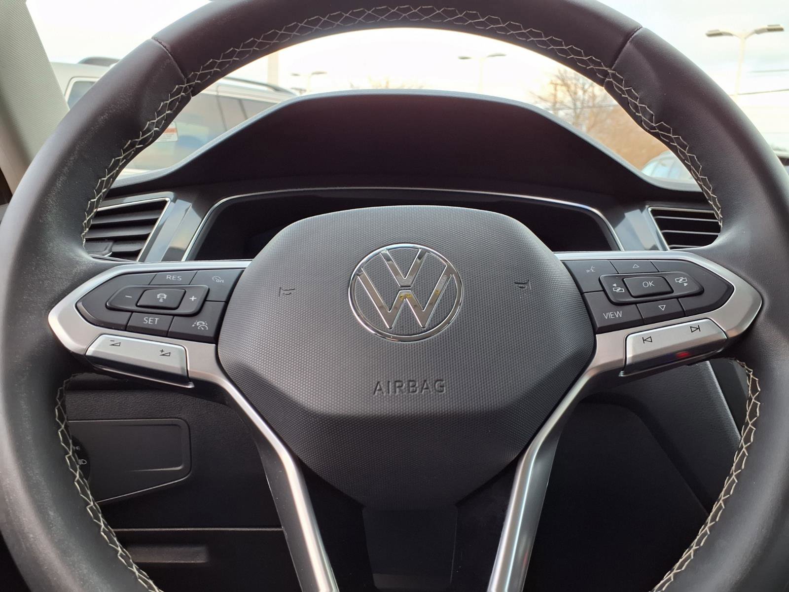 Used 2022 Volkswagen Tiguan SE image 24