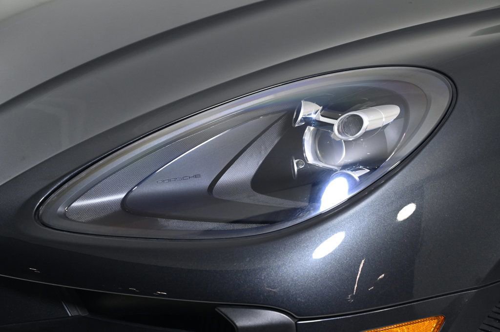 Used 2020 Porsche Macan S image 11