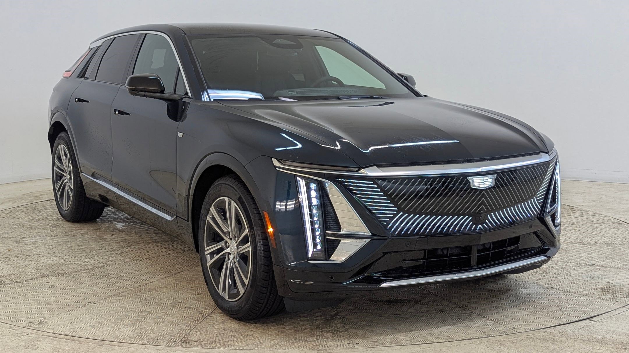 New 2026 Cadillac Lyriq Luxury w/ LPO, Floor Liner Package image 7