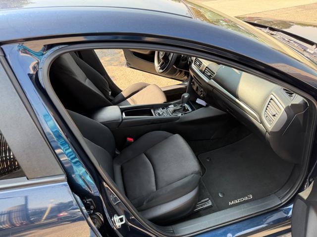 Used 2018 MAZDA MAZDA3 Sport FWD image 12